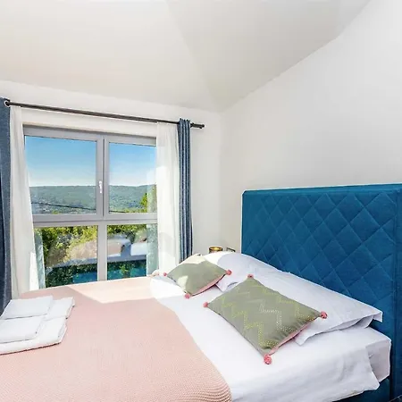 דירה Luxury Viktorija With Private Pool