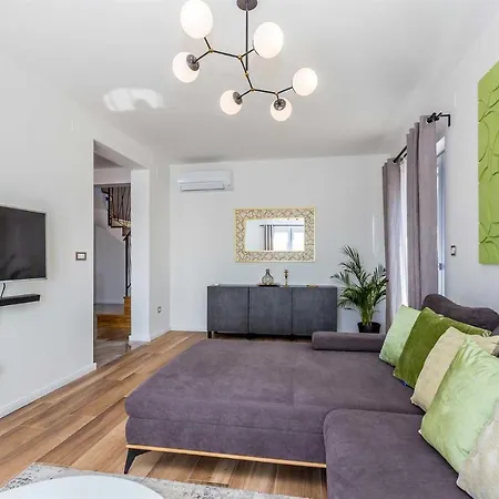 Luxury Viktorija With Private Pool Čižići