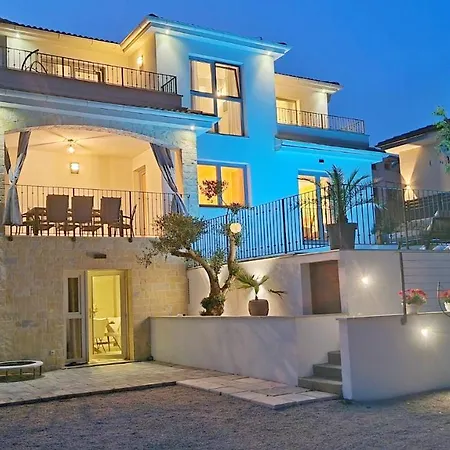 Luxury Viktorija With Private Pool * Čižići