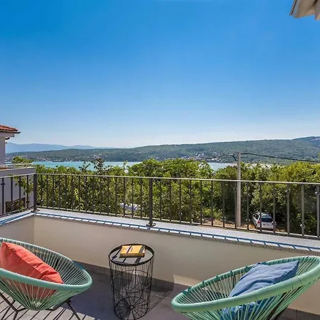 公寓 Luxury Viktorija With Private Pool Čižići
